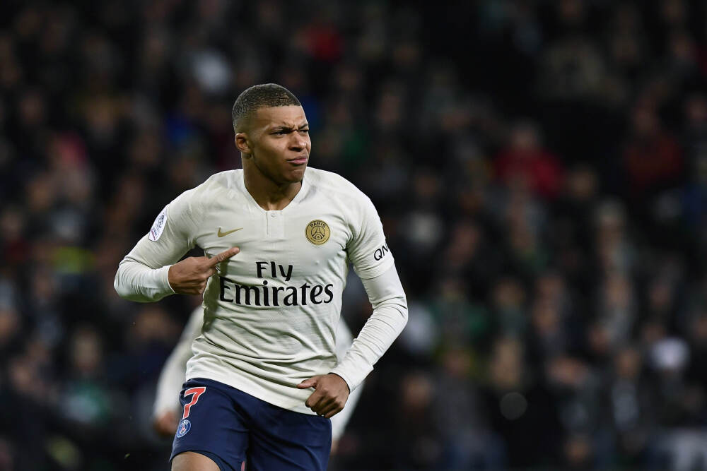 今年已出战30分钟😅官方：博格巴获得2025环足奖最佳复出奖